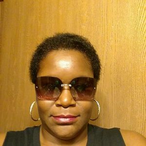 Meet your Posher, Tara